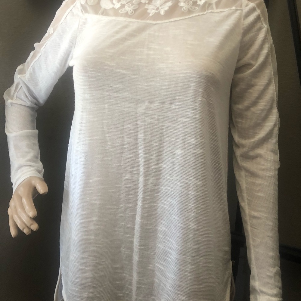 White lacy top - Picture 2 of 7